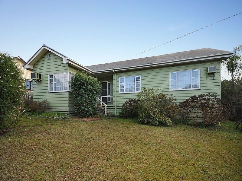 84 Mount view Parade, Croydon VIC 3136