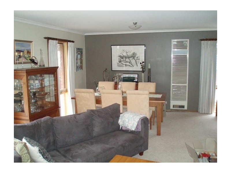 2/12 Derwent St, Ringwood VIC 3134