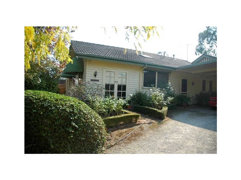 14 Ross Road, Croydon VIC 3136