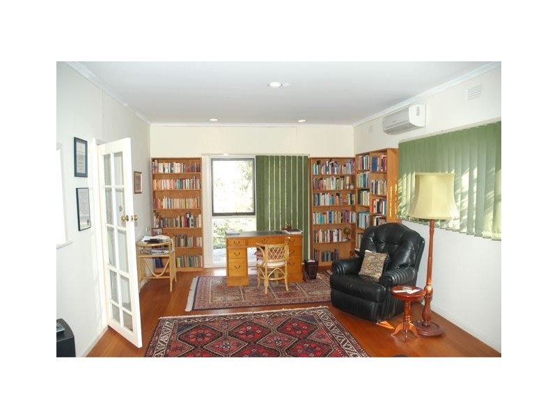 14 Ross Road, Croydon VIC 3136