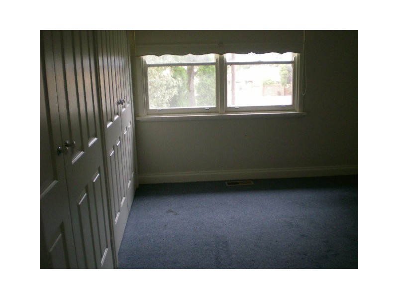 16 Bayswater Road, Croydon VIC 3136