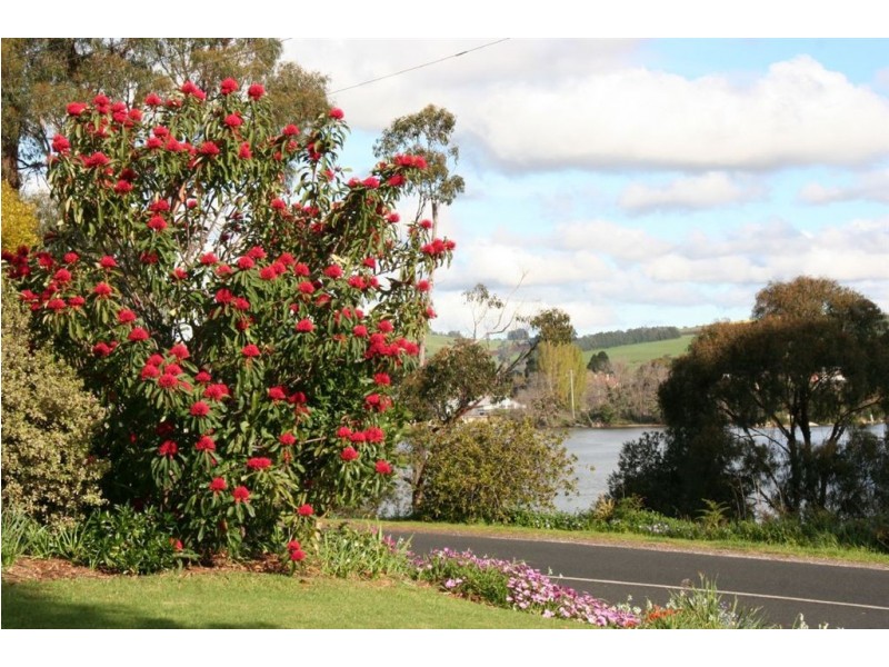 12 River Road, Ulverstone TAS 7315