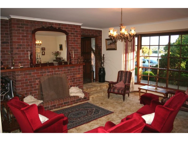 12 River Road, Ulverstone TAS 7315