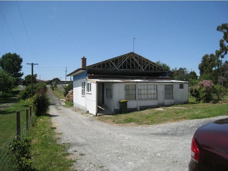 80 South Road, Penguin TAS 7316