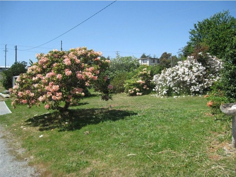 80 South Road, Penguin TAS 7316