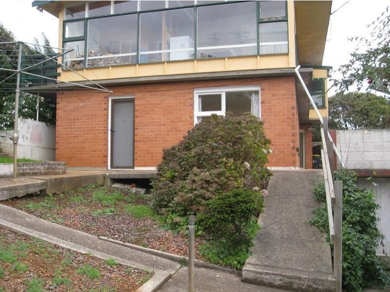 1/21 Quinn Street, Penguin TAS 7316