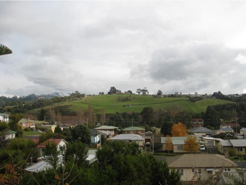 1/21 Quinn Street, Penguin TAS 7316