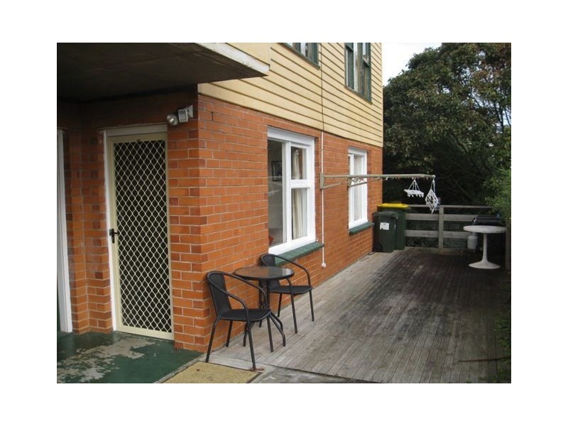 2/21 Quinn Street, Penguin TAS 7316