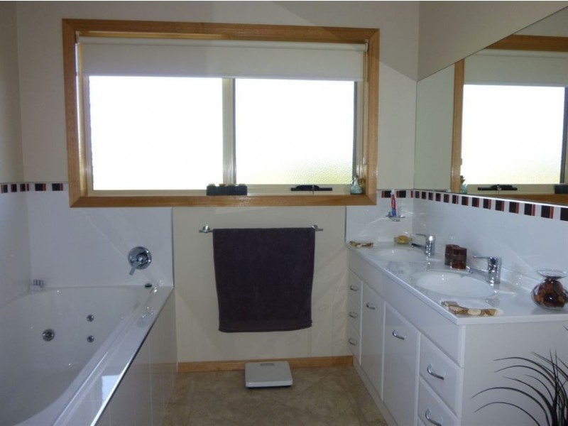 2 Holliview Way, Ulverstone TAS 7315
