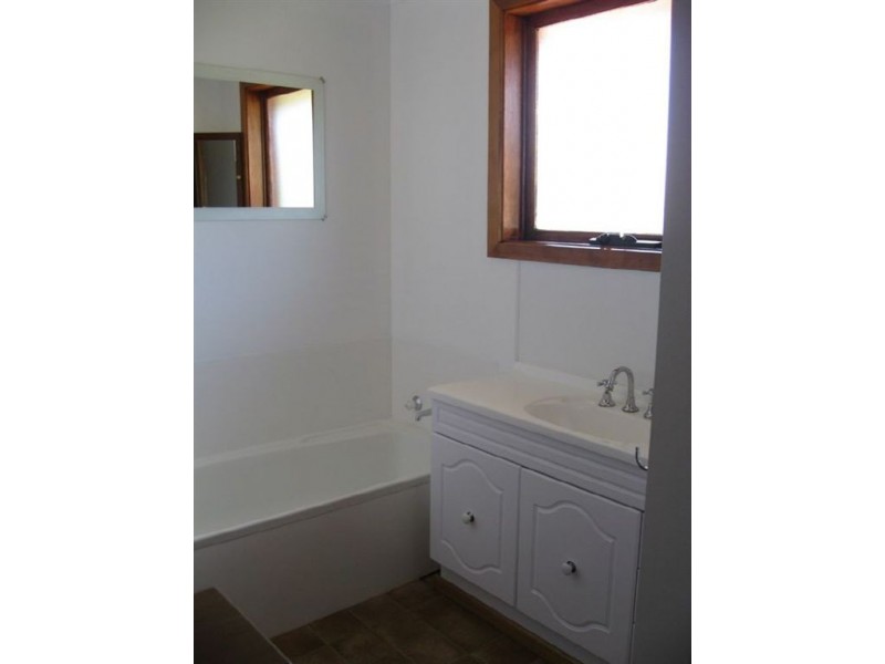 35 South Road, Penguin TAS 7316