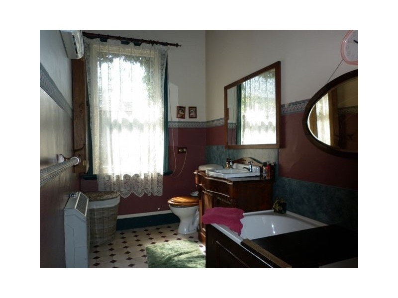 124 Main Road, Penguin TAS 7316