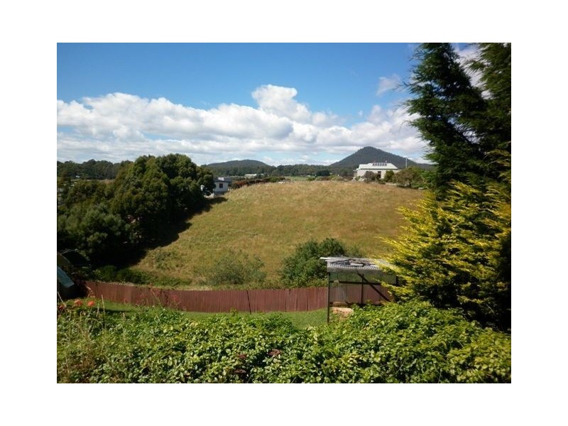 40 Ashwater Crescent, Penguin TAS 7316