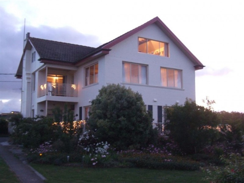 13 & 14 Penguin Road, Ulverstone TAS 7315