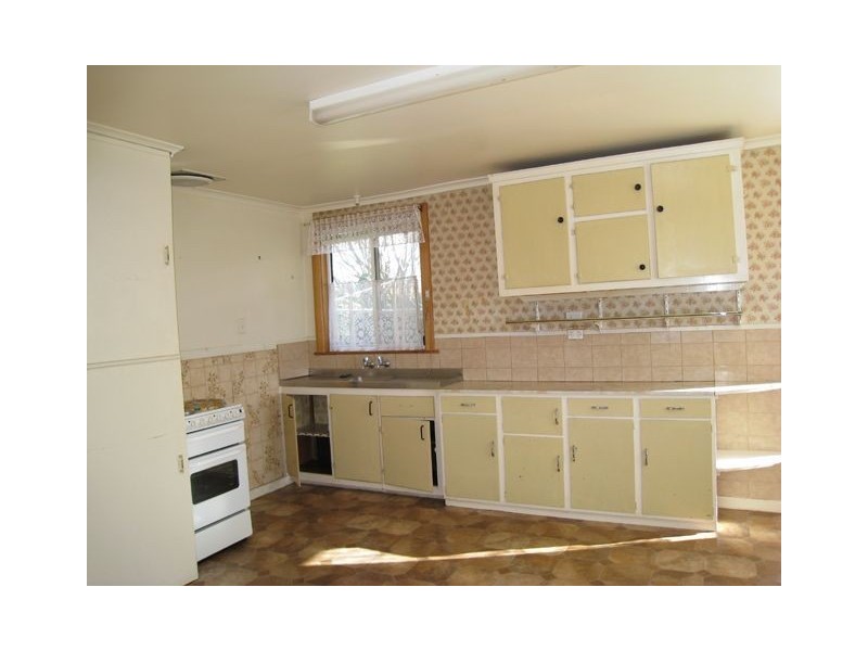 33 Ashwater Crescent, Penguin TAS 7316