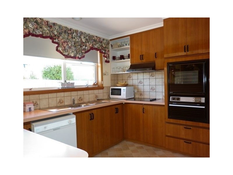 5 Kyema Street, Penguin TAS 7316