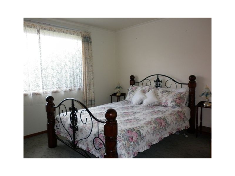 4 Olympic Court, Penguin TAS 7316