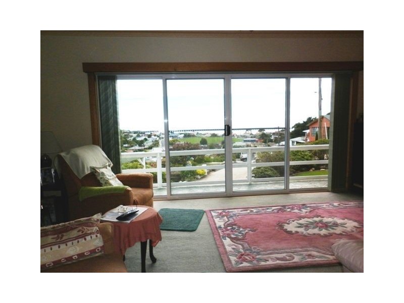 26 Elizabeth Street, Penguin TAS 7316