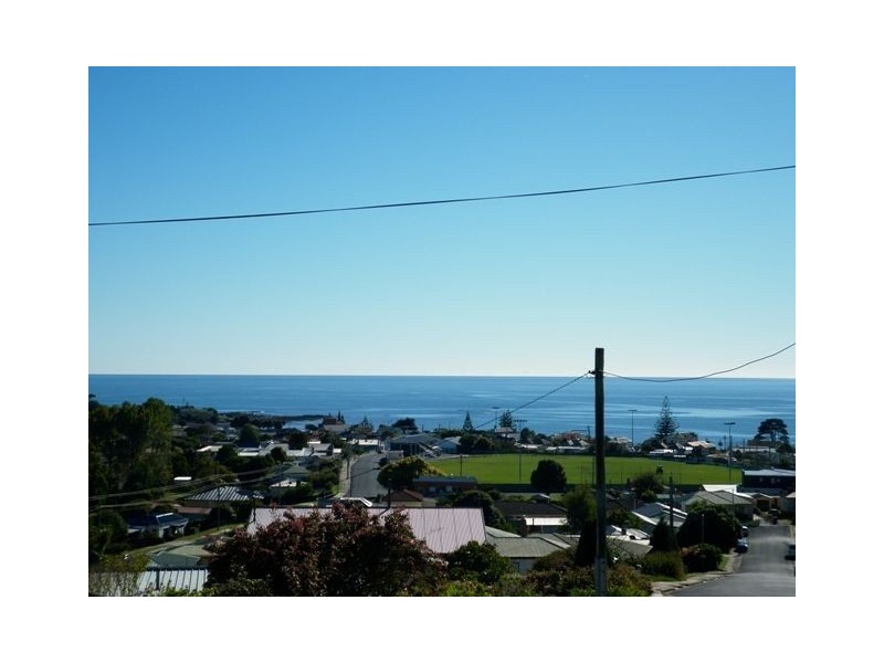 26 Elizabeth Street, Penguin TAS 7316