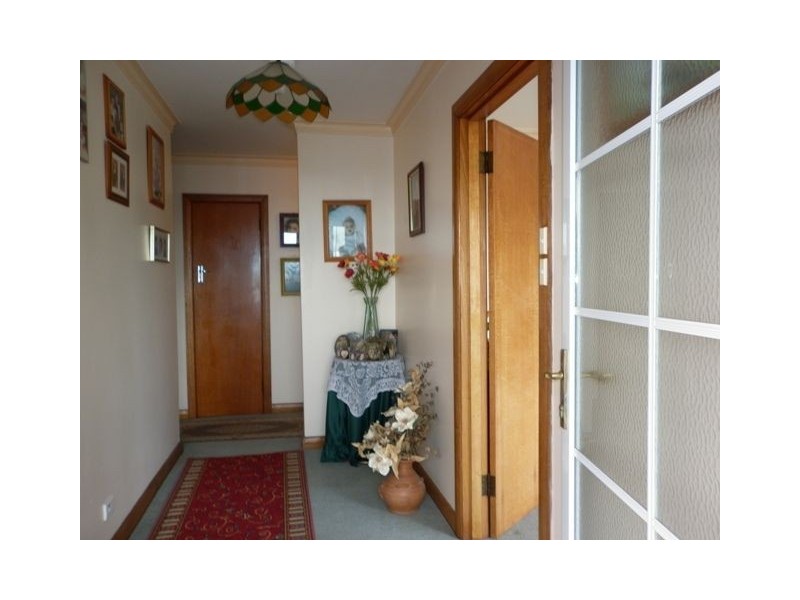 26 Elizabeth Street, Penguin TAS 7316