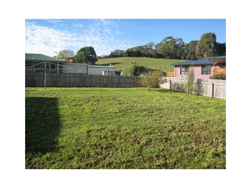 4 South Road, Penguin TAS 7316