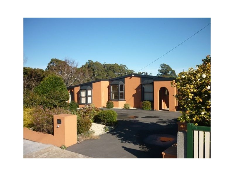 72 South Road, Penguin TAS 7316