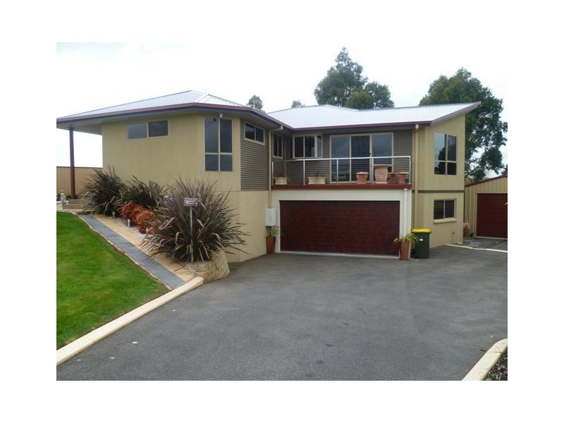 11 Holliview Way, Ulverstone TAS 7315