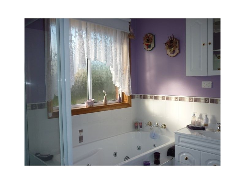 9 South Road, Penguin TAS 7316