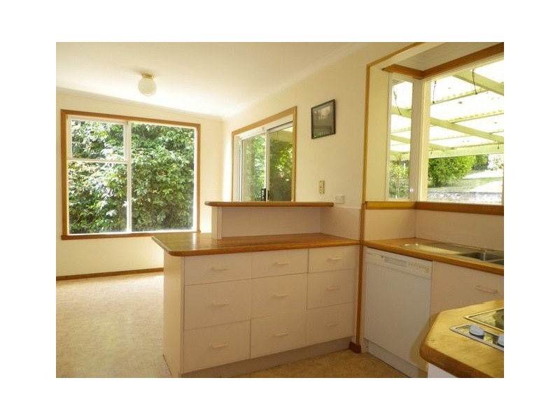136 South Road, Penguin TAS 7316