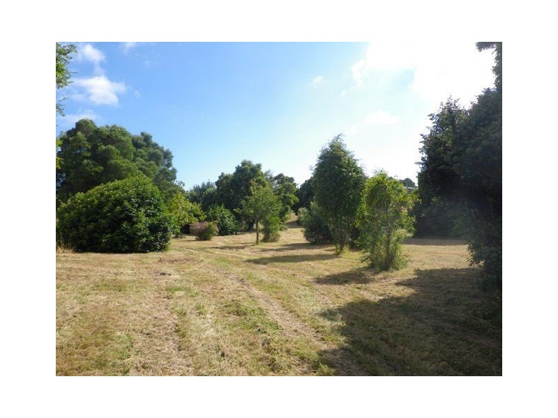 136 South Road, Penguin TAS 7316