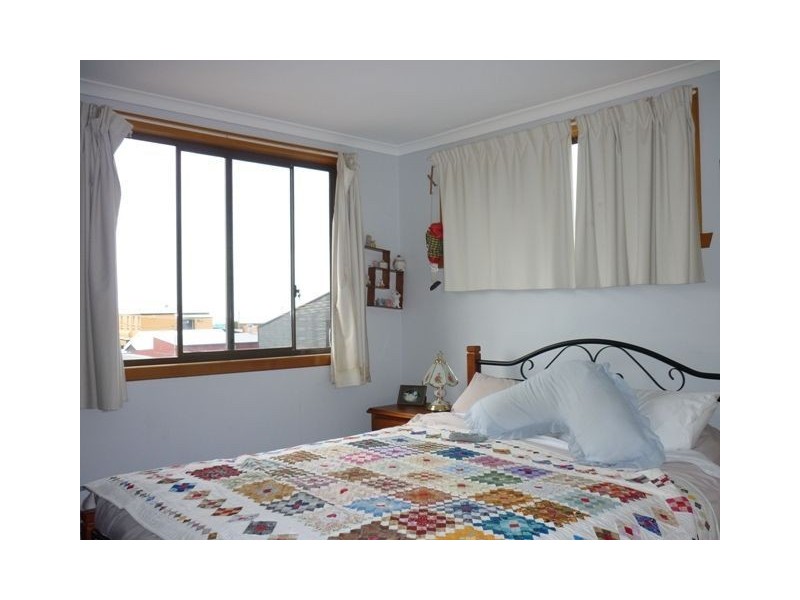 12 Arnold Street, Penguin TAS 7316