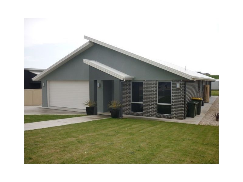 21 Hales Street, Penguin TAS 7316