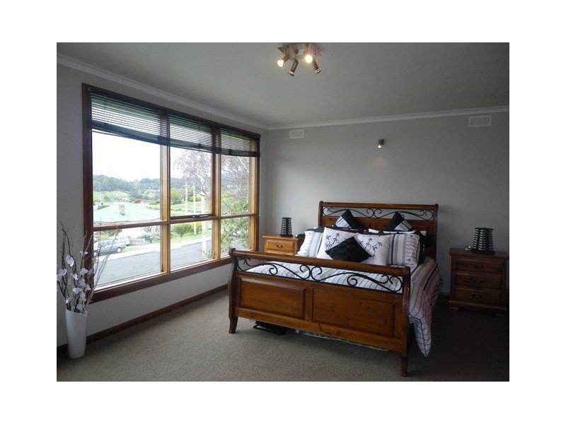 11 Rekuna Road, Penguin TAS 7316