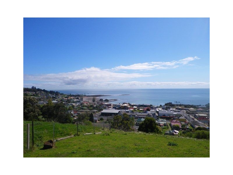 8 Lyndara Drive, Penguin TAS 7316