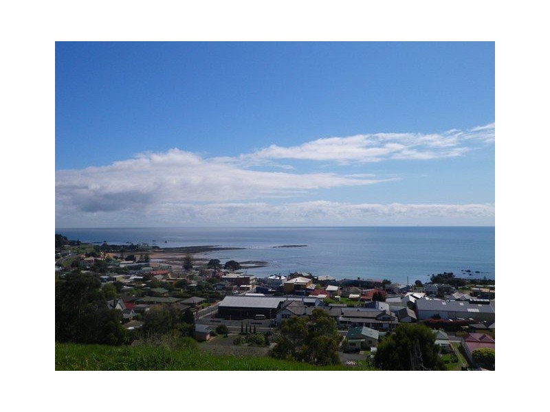 8 Lyndara Drive, Penguin TAS 7316