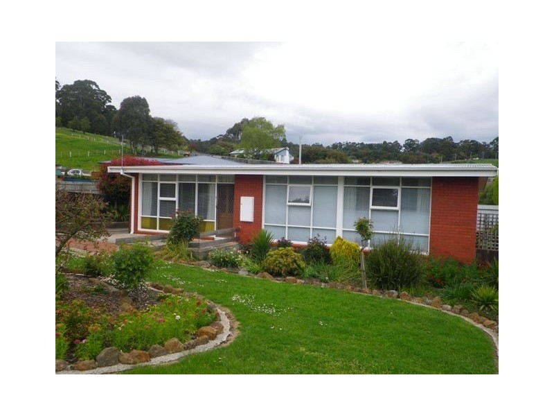 2 South Road, Penguin TAS 7316