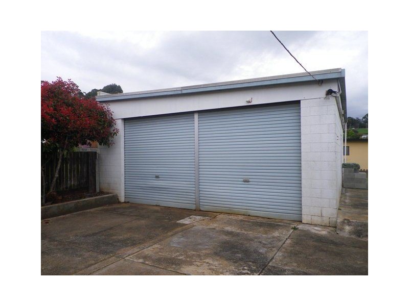 2 South Road, Penguin TAS 7316