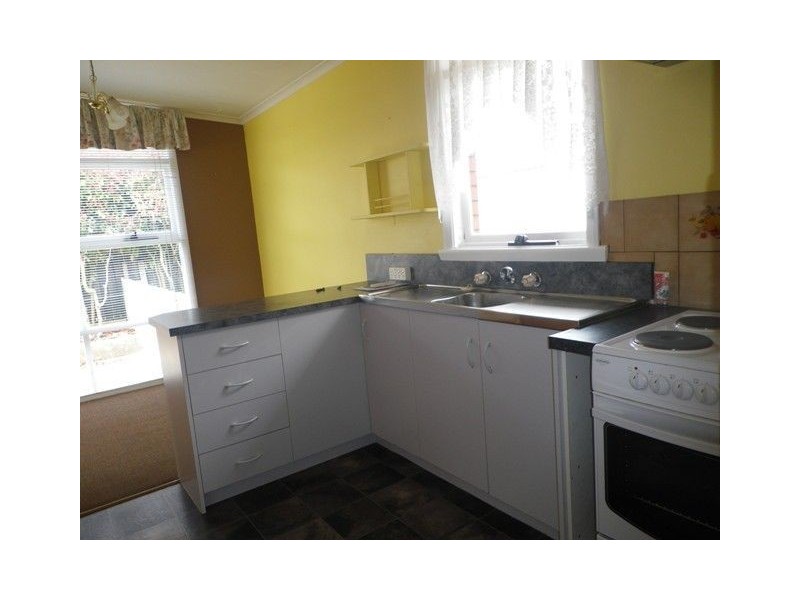 2 South Road, Penguin TAS 7316