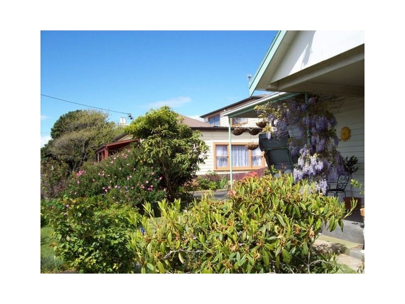 11 Crescent Street, Penguin TAS 7316
