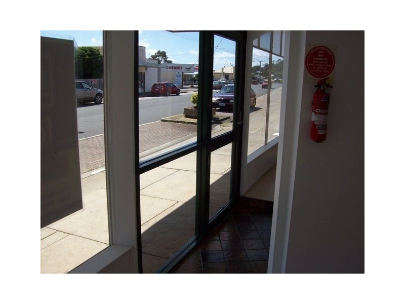 92 Main Road, Penguin TAS 7316