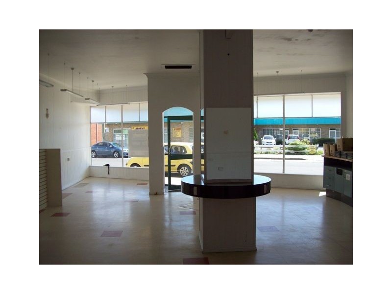 92 Main Road, Penguin TAS 7316