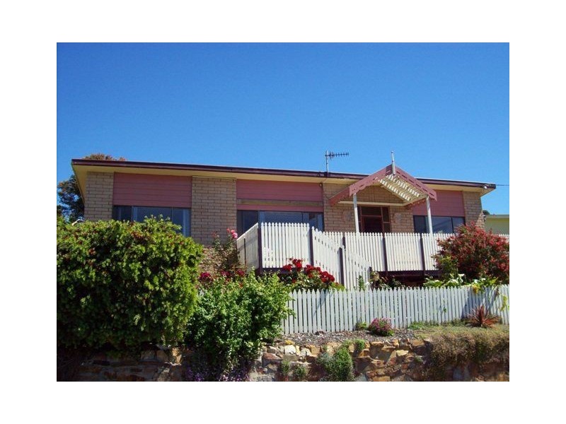 8 Hampson Street, Penguin TAS 7316