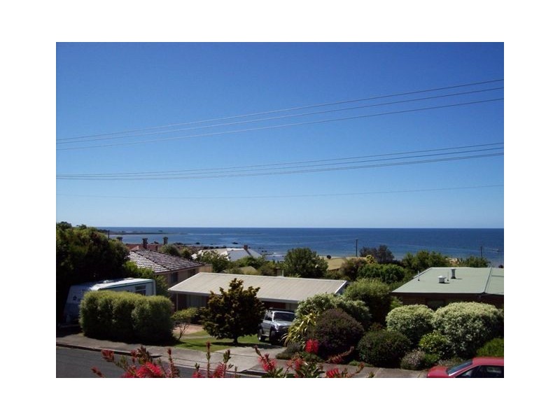 8 Hampson Street, Penguin TAS 7316