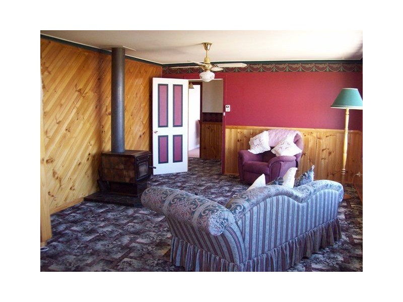 8 Hampson Street, Penguin TAS 7316