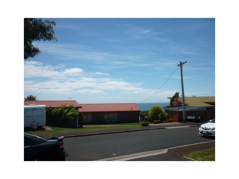 8 Burnett Crescent, Ulverstone TAS 7315