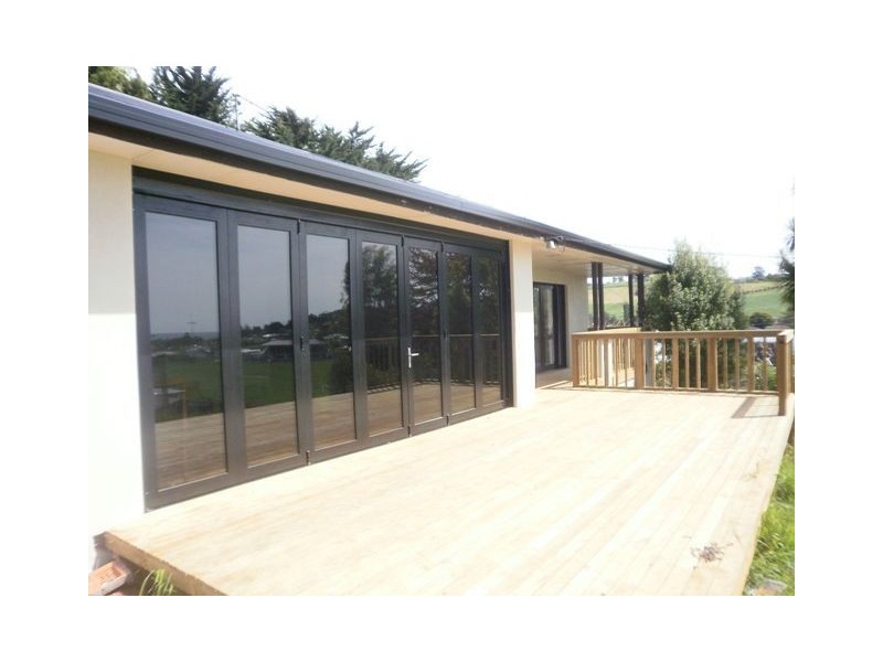 14 King Edward Street, Penguin TAS 7316