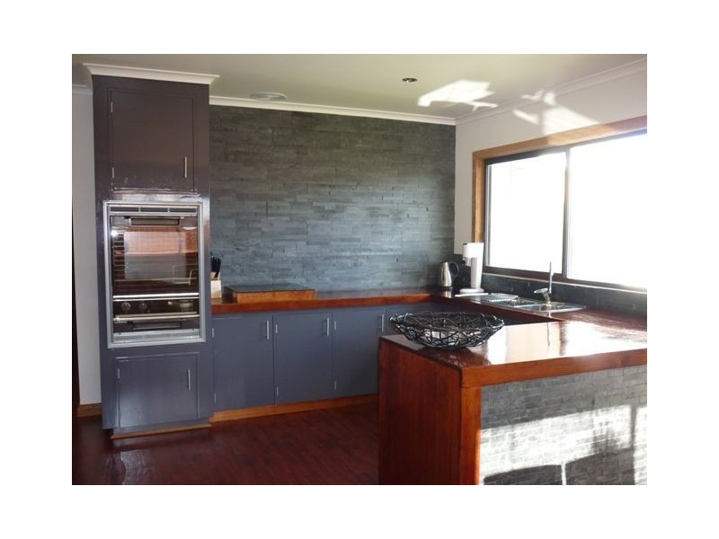 28 Pineleigh Street, Penguin TAS 7316
