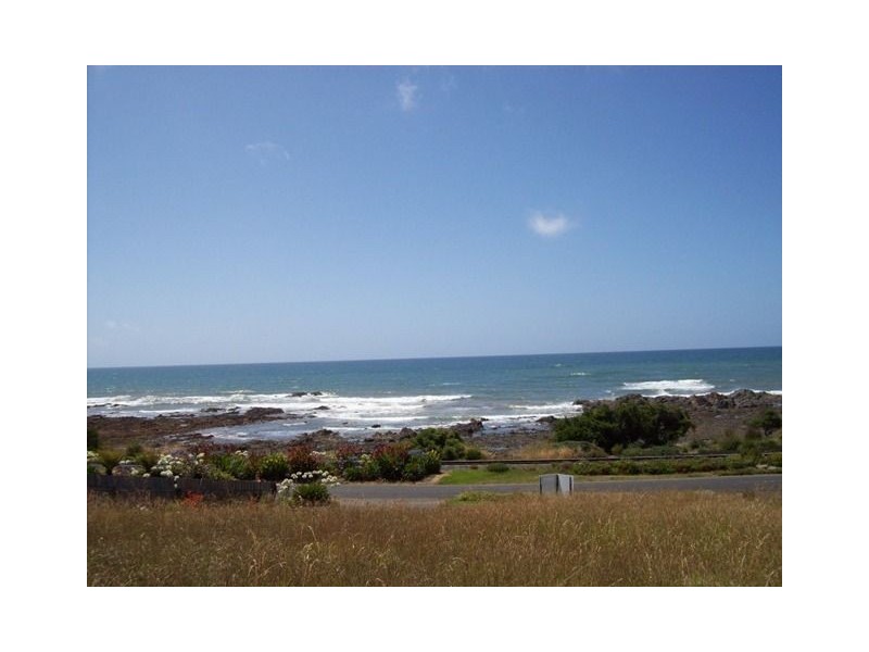 194 Main Road, Penguin TAS 7316