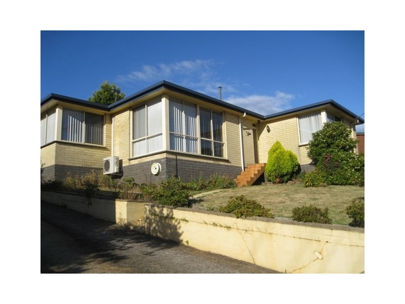 5 South Road, Penguin TAS 7316