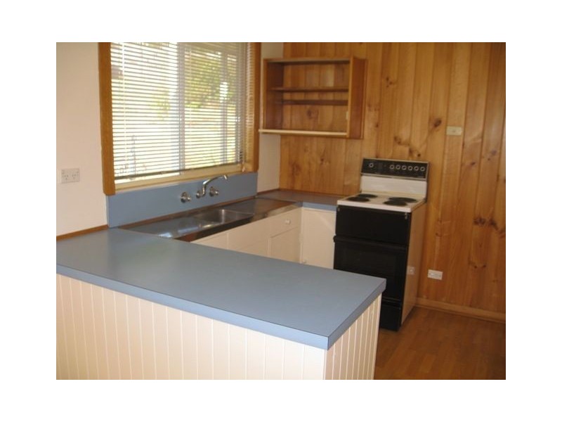 5 South Road, Penguin TAS 7316