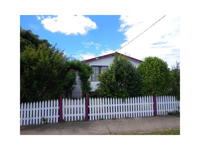 83 South Road, Penguin TAS 7316